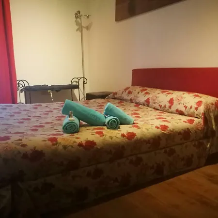 בית הארחה Aurora Hostel 3*