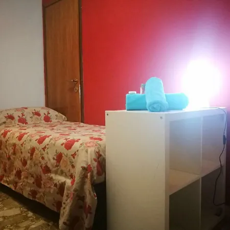 בית הארחה Aurora Hostel 3*