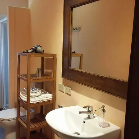 Aurora Hostel בית הארחה 3*