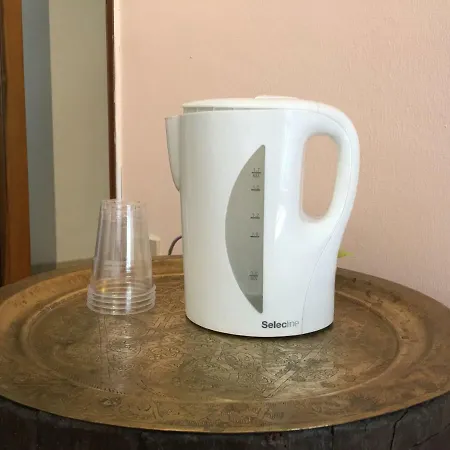 Aurora Hostel בית הארחה