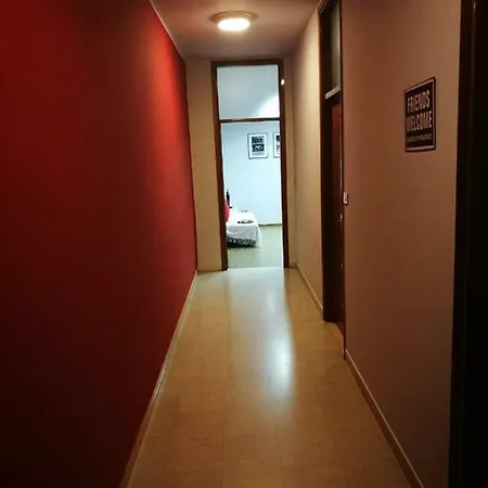 בית הארחה Aurora Hostel 3*