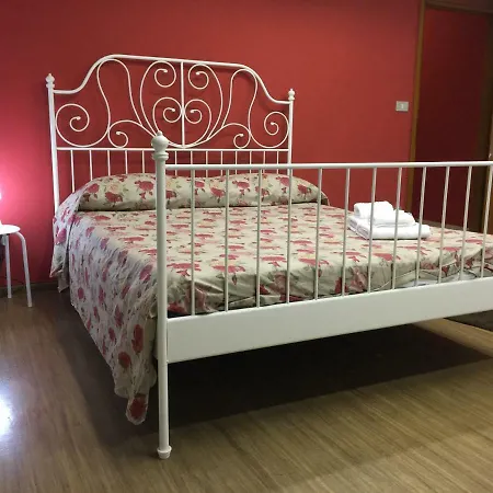 Aurora Hostel 3* 베니스