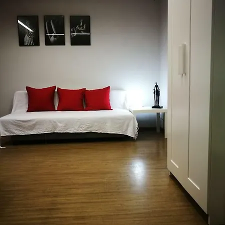 Πανσιόν Aurora Hostel